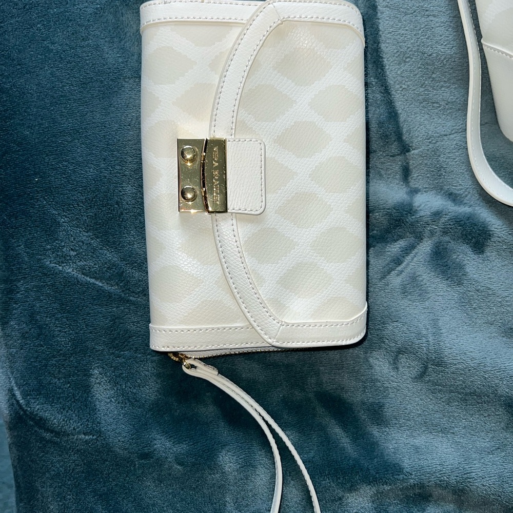 Vera Bradley white leather purse & matching wristlet - Picture 2 of 11